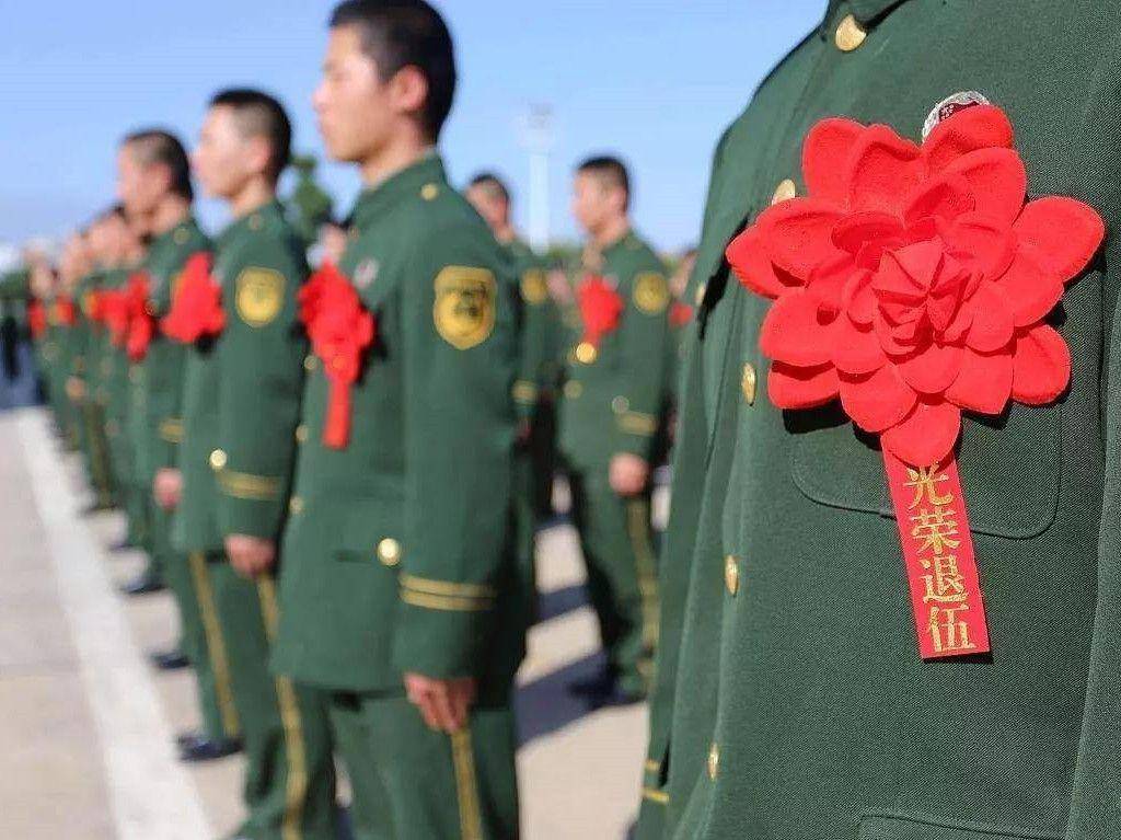 兩老人在河邊放生大米,兩老人在河邊放生大米，未來趨勢解釋定義與UHD版的發(fā)展,全面設計實施策略_vShop53.84.55