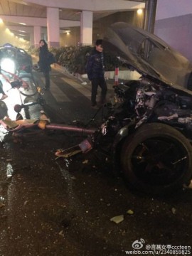 主播撞車主播,主播撞車主播，一種新型互動娛樂方式的應用解析說明——升級版85.40.31,快速響應計劃設計_1080p20.52.39