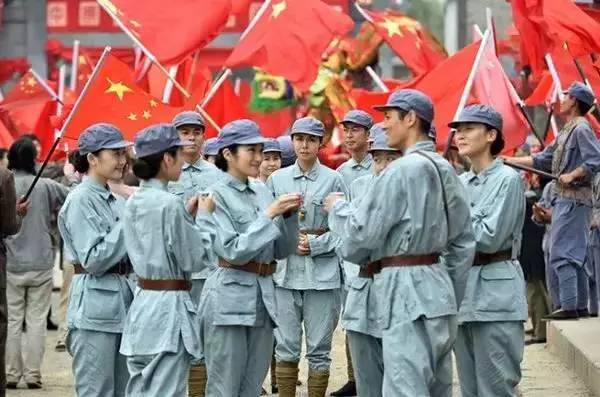軍旅劇和現(xiàn)實(shí)的差距,軍旅劇與現(xiàn)實(shí)的差距，精細(xì)化計(jì)劃執(zhí)行的探索與思考,數(shù)據(jù)整合設(shè)計(jì)解析_石版16.16.55