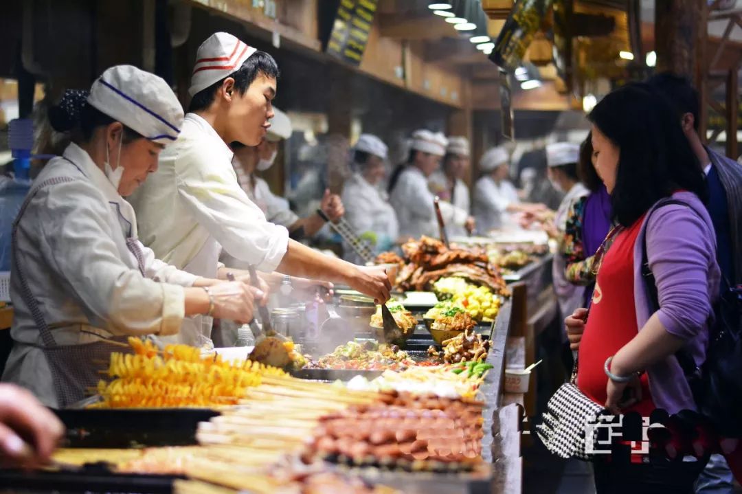 電影里做泡面,電影中的美食瞬間，做泡面的獨(dú)特魅力與管家婆的智能烹飪體驗(yàn),數(shù)據(jù)支持計(jì)劃解析_制版23.32.18