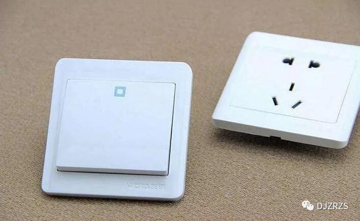 使用節(jié)電器傷害電器嗎,使用節(jié)電器是否會(huì)傷害電器？動(dòng)態(tài)說(shuō)明分析與版畫(huà)創(chuàng)作分享,深度分析解釋定義_專(zhuān)屬款63.97.21