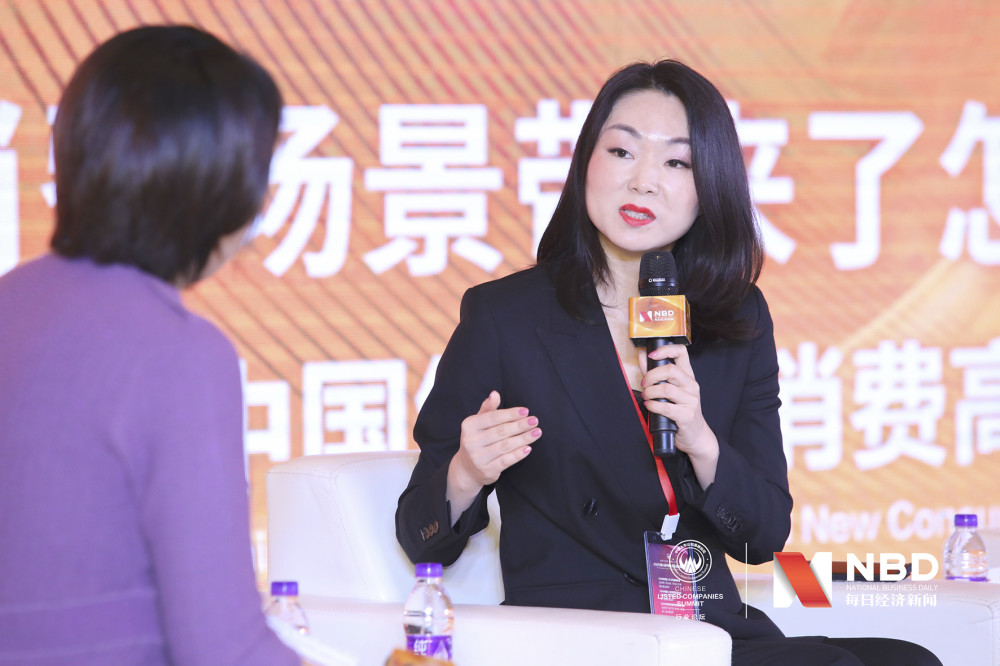 關于王暖暖是否支持小謝直播帶貨的問題，我無法給出確切的答案，因為這涉及到個人的觀點和偏好。每個人都有自己的喜好和看法，對于這個問題，您可以參考相關的社交媒體平臺或者新聞報道來了解更多信息。同時，我們也應該尊重每個人的選擇和決定，不要過度猜測和推測他人的行為和想法。