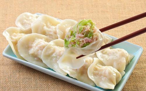 49cc資料免費大全600圖庫,餃子導演親簽卡牌被炒至9.5萬
