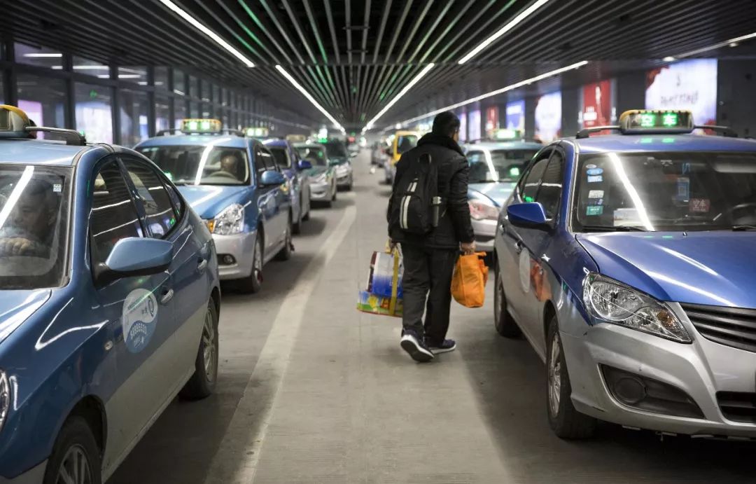澳彩天天開100期期中,春運堵路上新能源車沒電了怎么辦