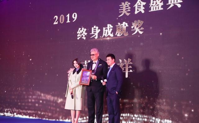 天下彩944cc天下免費全年資料鏟跡銷聲,撒貝寧稱余承東三年穿一套衣服